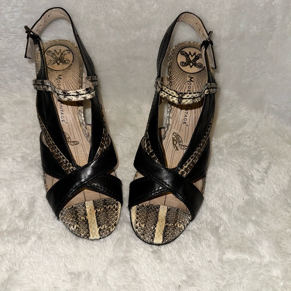 Modern Vintage Black and Tan Women's Heeled Sandals